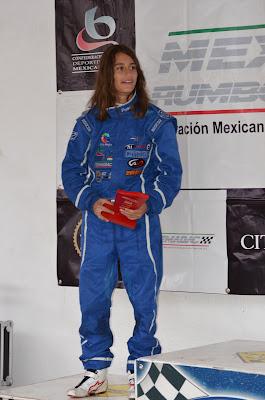 La kartista Alejandra Monhhaupt corre en la NACAM Fia de Cancún