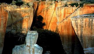 Lithica: paisaje tallado en la piedra