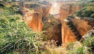 Lithica: paisaje tallado en la piedra