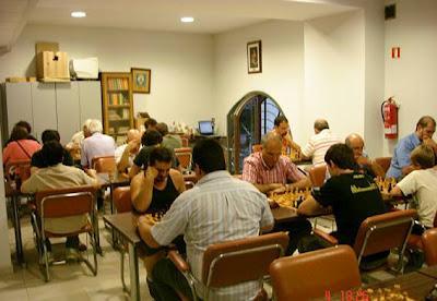 Otra imagen de la misma sala de juego Club Ajedrez Vic, Torneo Abierto de Ajedrez – Vic 2006, sala de juego