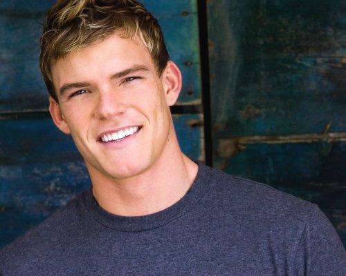 Alan Ritchson será Gloss en Los juegos del hambre: En llamas