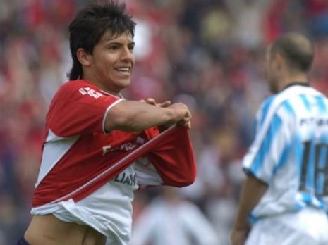 Goles Deluxe Retro: El día en que el Kun se recibió de ídolo