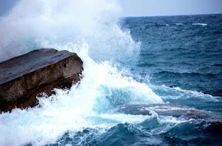 OWC horizontal, columna de agua oscilante horizontal