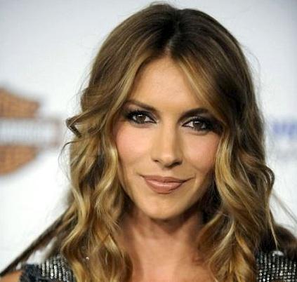 Dawn Olivieri también se apunta a Plush