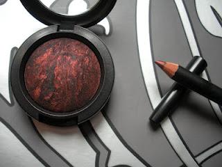 KIKO: lápiz GLAMOURUS EYE PENCIL Nº 403