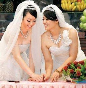 Una pareja de taiwanesas protagoniza el primer matrimonio igualitario budista