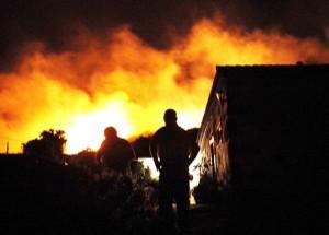 Lágrimas de fuego, una pequeña se quema