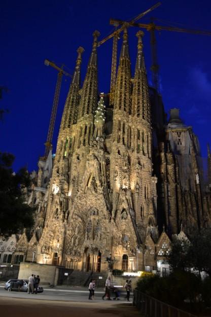 Fachada del Nacimiento por la noche - Sagrada Familia
