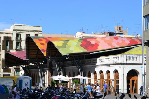 Techo colorido del Mercado de Santa Caterina