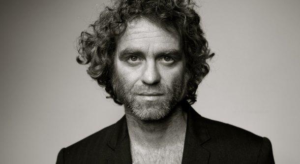 Sean Hayes confirma vía Twitter su cameo en ‘Smash’