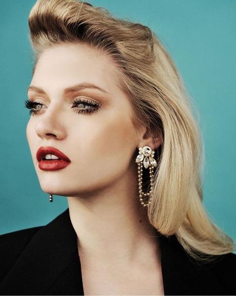 BEAUTY TIPS: El rojo fuego de 12 Magazine Model: Martina Dimitrova Photographer: Vasil Germanov Beauty Red Beauty Editorial eye liner cat eye red lips red manicure nails Glam Cluster earrings