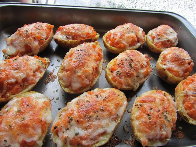 Patatas rellenas de pizza