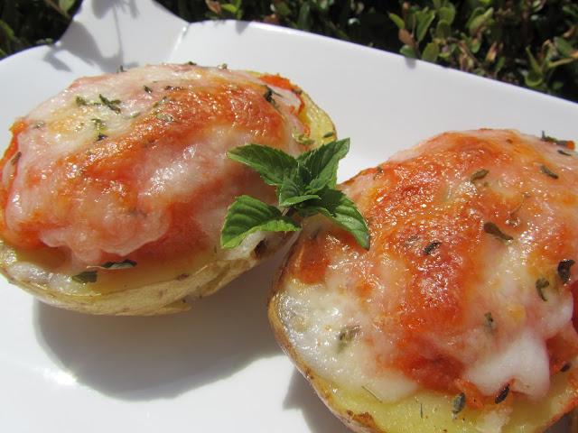Patatas rellenas de pizza