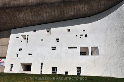 LE CORBUSIER: CAPILLA DE NOTRE DAME DU HAUT, RONCHAMP (II)