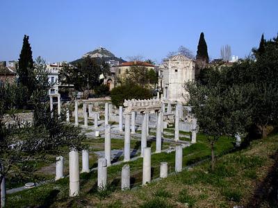 EL ÁGORA DE ATENAS VS. EL FORO ROMANO