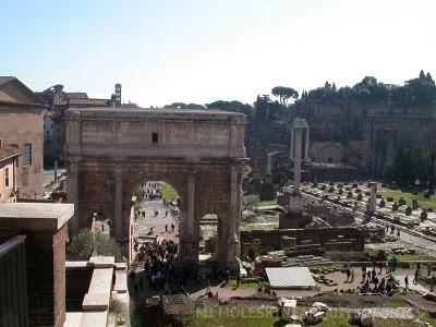 EL ÁGORA DE ATENAS VS. EL FORO ROMANO