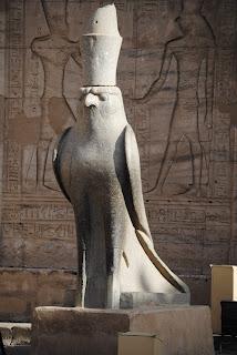 Estatua de Horus en Edfu, Egipto. Dondeviajo.com.ar