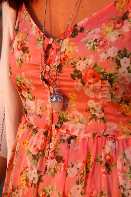 DE JAPONESES Y FLORES