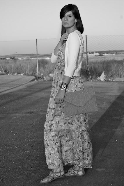 DE JAPONESES Y FLORES