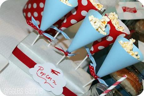 conos-palomitas-gigglesgalorenmore-blogspot Tutoriales para conos de papel y sus stands
