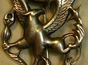 broche grutesco plata