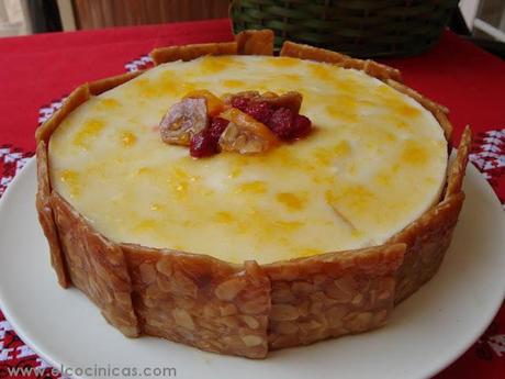 Tarta de crema de miel y daquoisse de almendras. Tarta nido de abejas Tarta de crema de miel y daquoisse de almendras. Tarta nido de abejas
