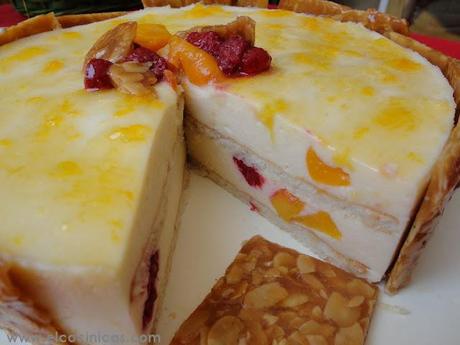 Tarta de crema de miel y daquoisse de almendras. Tarta nido de abejas Tarta de crema de miel y daquoisse de almendras. Tarta nido de abejas