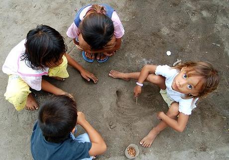Unicef recomienda no dar monedas a los niños en situación de calle