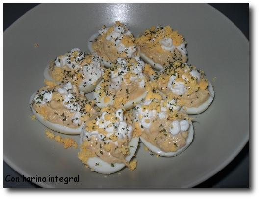 Huevos rellenos de atún y lactonesa