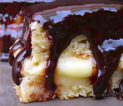 BIZCOCHO DE PIÑA CON CREMA Y CHOCOLATE