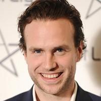 Rafe Spall se une a The F Word