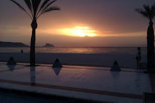 Es mas facil entenderse con los de fuera.