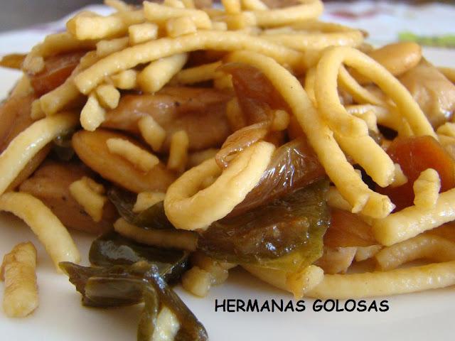 FIDEOS CHINOS CON POLLO Y ALMENDRAS