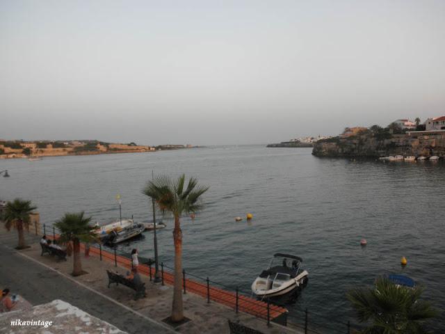 Penúltimo mercado al lado del mar