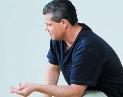 Las personas que se hablan a sí mismas mientras que buscan objetos específicos podrían ser capaces de encontrarlos más rápido