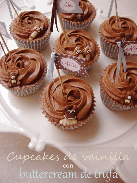 Cupcakes de vainilla con buttercream de trufa