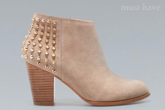 Must have: Botín campero de tachas