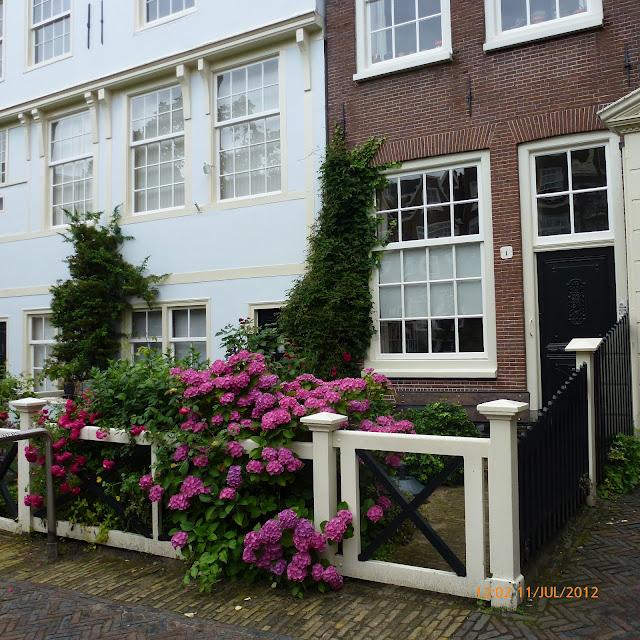 Visitando el Patio de las beguinas de Amsterdam - visiting the Begijnhof in Amsterdam