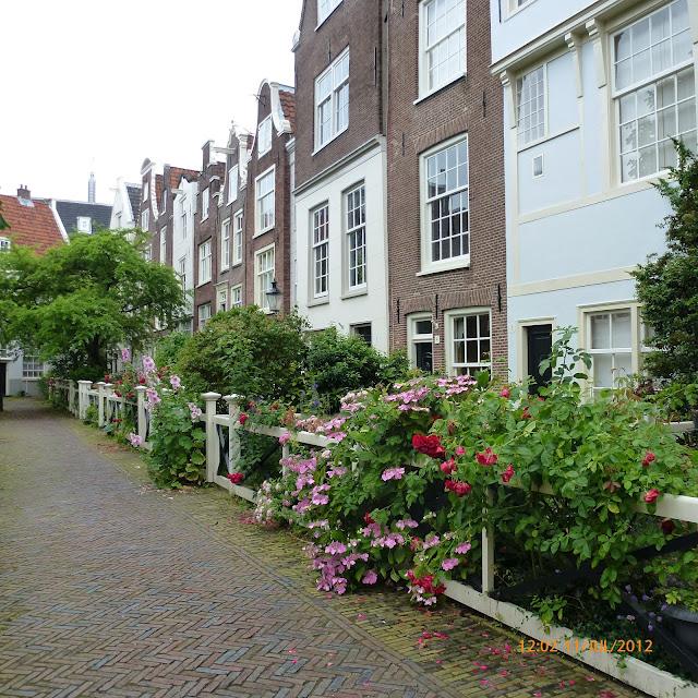 Visitando el Patio de las beguinas de Amsterdam - visiting the Begijnhof in Amsterdam