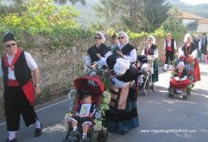 La Regalina en Cadavedo, Valdes: Carricoches y madres