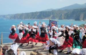 La Regalina en Cadavedo, Valdes: Grupos Baile