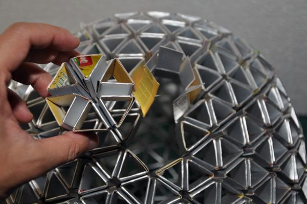 3 Lámpara TetraBox por el diseñador Ed Chew