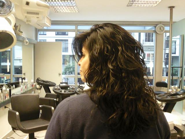 LLUVIA , PELUQUERIA Y BUENA COMPANIA EN EL WELLA ESTUDIO