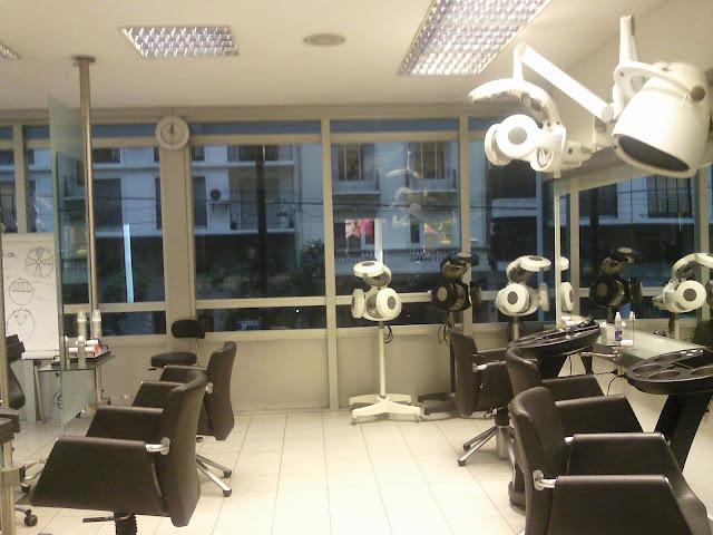 LLUVIA , PELUQUERIA Y BUENA COMPANIA EN EL WELLA ESTUDIO