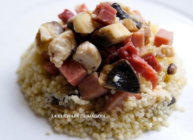 CUSCUS CON POLLO, CHAMPIÑONES Y JAMONES