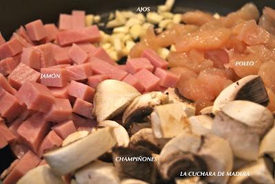 CUSCUS CON POLLO, CHAMPIÑONES Y JAMONES