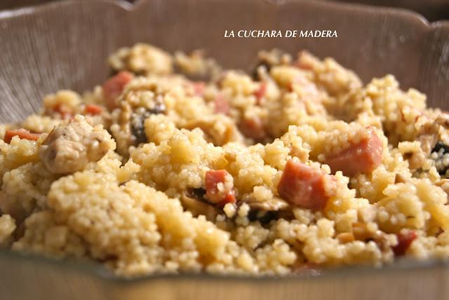CUSCUS CON POLLO, CHAMPIÑONES Y JAMONES