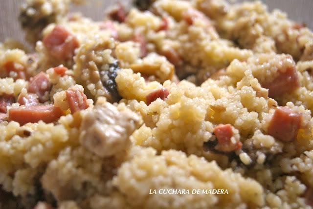 CUSCUS CON POLLO, CHAMPIÑONES Y JAMONES