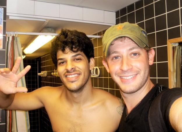 Luan, compañero de limpieza en las duchas del hostel