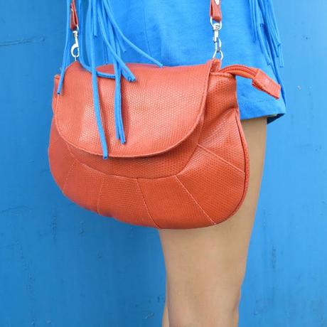 Blue Bubbles, yellow feathers